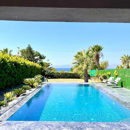 Villa Sea Front Private With Salt Pool *